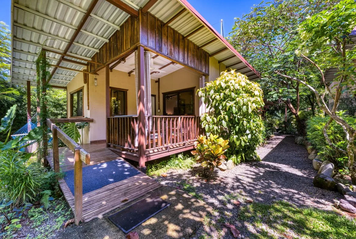 DOMINICAL HOTEL OR RETREAT WITH 13 RENTALS PLUS OWNER’S HOME, photo 24