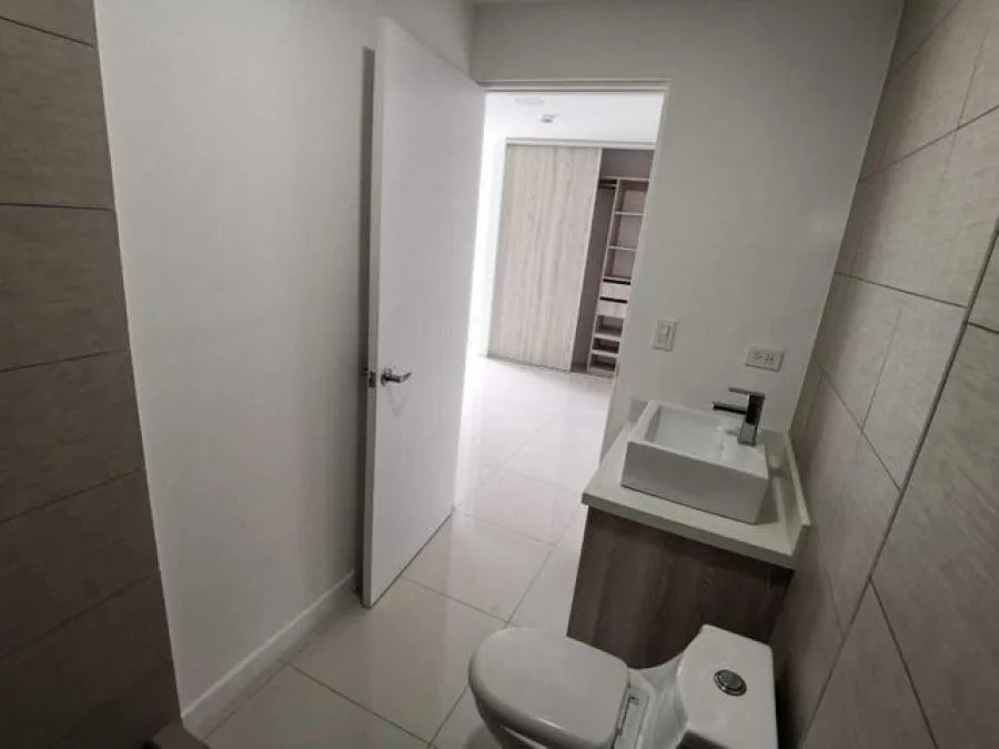 Apartamento a estrenar con excelente ubicación en Sabanilla RAH 231182 - Venta en Montes de Oca, photo 11