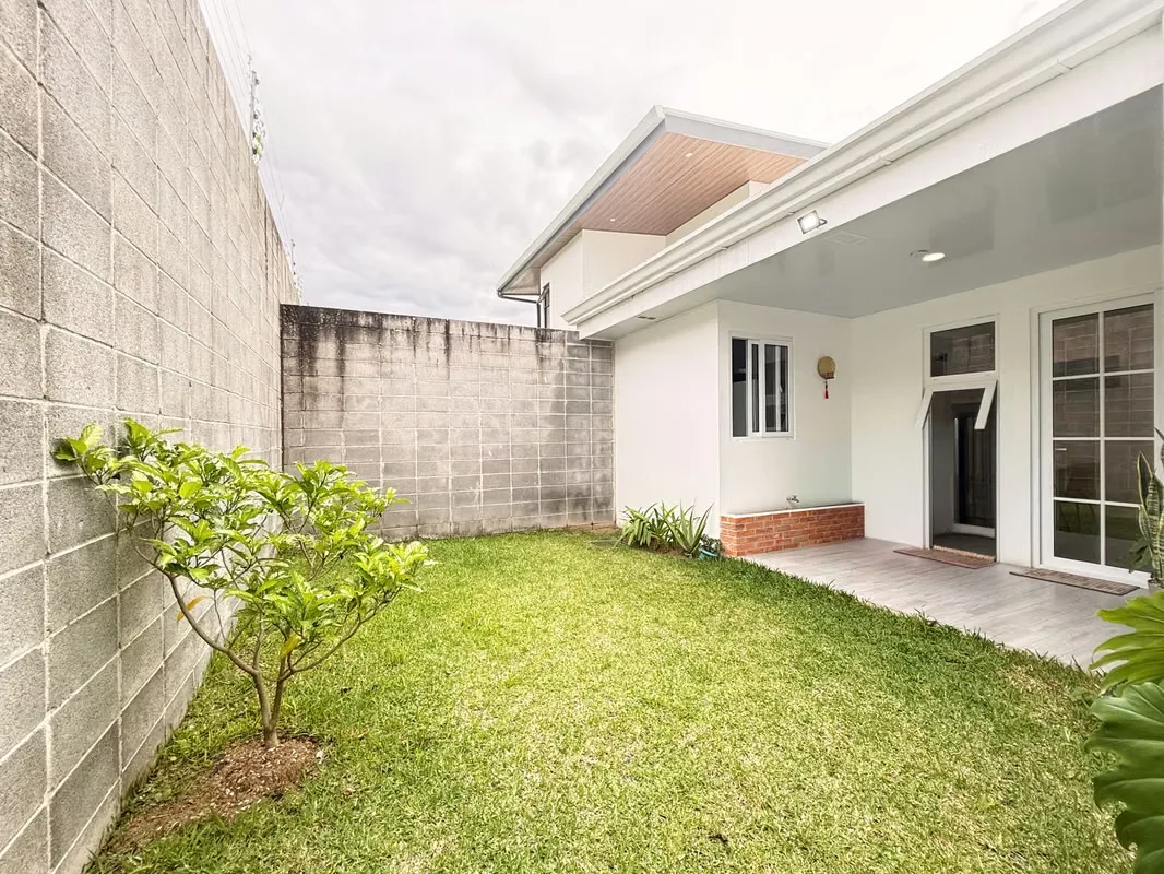 Modern House for Sale in Curridabat | Condominio Ayarco 385, photo 9