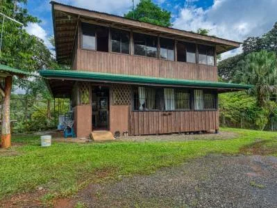 Lote de fácil acceso con vista al mar en Uvita con Casita, Rancho y piscina ya construidos., photo 2
