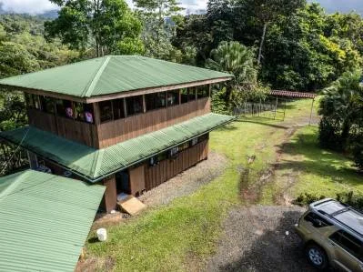 Lote de fácil acceso con vista al mar en Uvita con Casita, Rancho y piscina ya construidos., photo 4