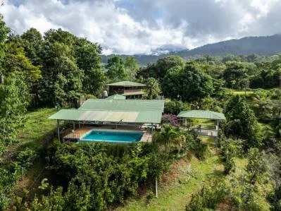 Lote de fácil acceso con vista al mar en Uvita con Casita, Rancho y piscina ya construidos., photo 6