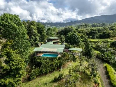 Lote de fácil acceso con vista al mar en Uvita con Casita, Rancho y piscina ya construidos., photo 8