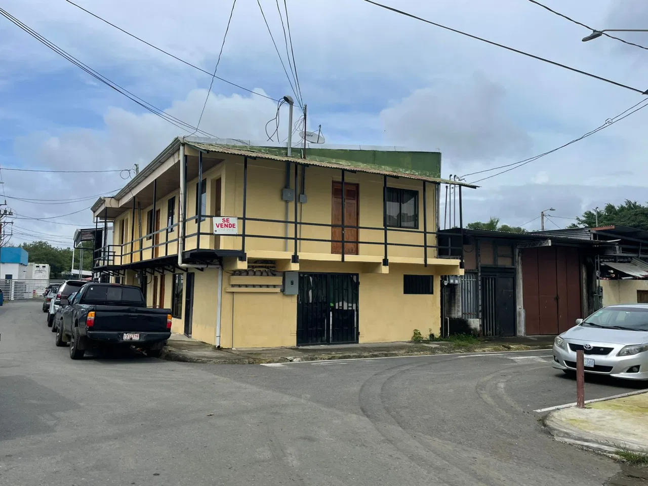 8 Apartments complex building plus an extra 2BR house, Quepos, HBR Exclusive