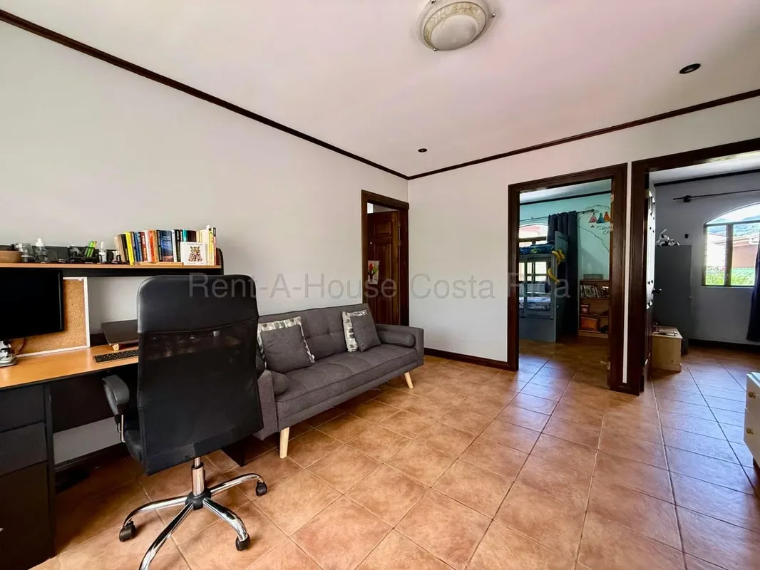 House for Sale in Curridabat Ayarco Este – Comfort, Safety and Prime Location, photo 10