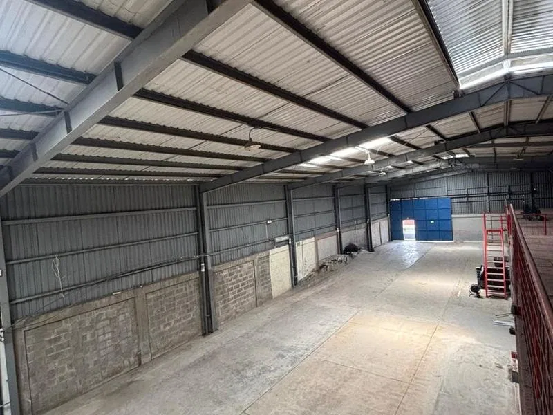 1 Bed Commercial To Rent in Belen, photo 2