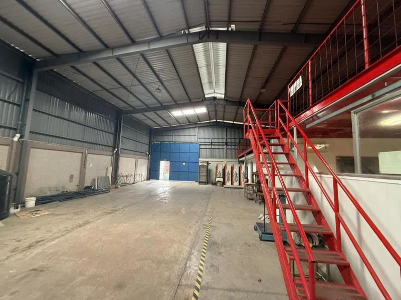1 Bed Commercial To Rent in Belen, photo 11
