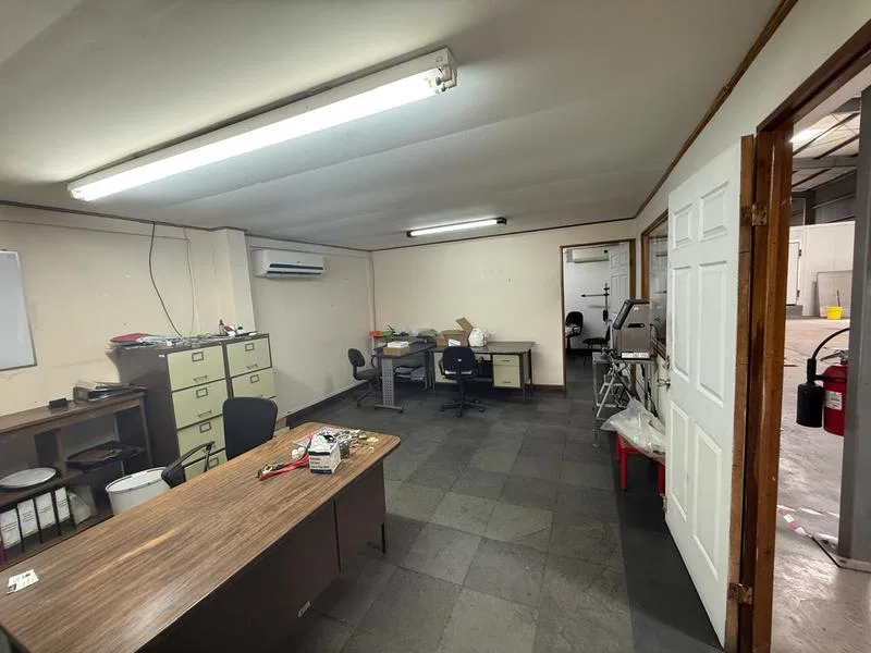 1 Bed Commercial To Rent in Belen, photo 15