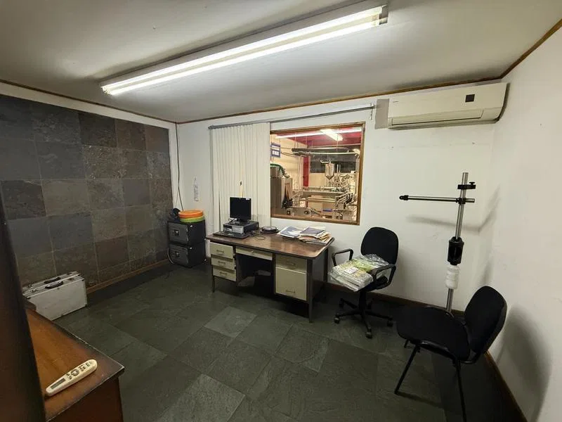 1 Bed Commercial To Rent in Belen, photo 16