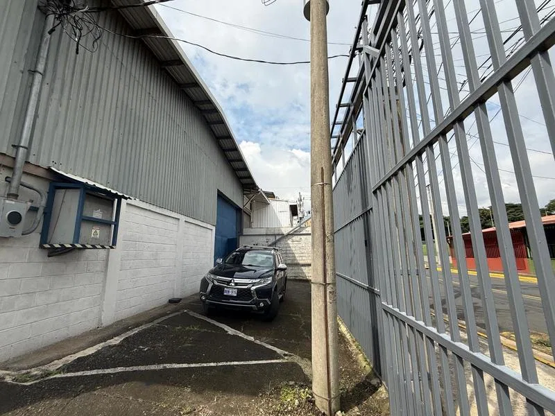 1 Bed Commercial To Rent in Belen, photo 22