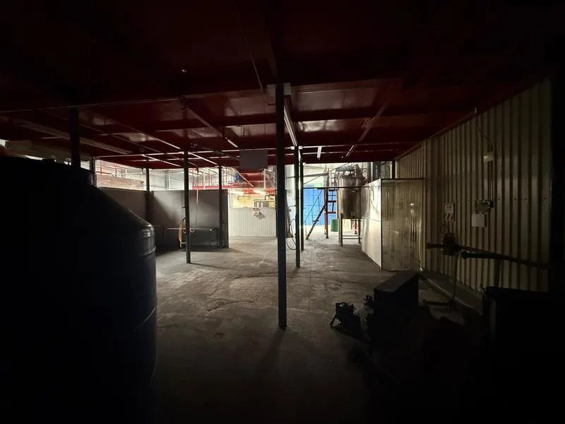 1 Bed Commercial To Rent in Belen, photo 8