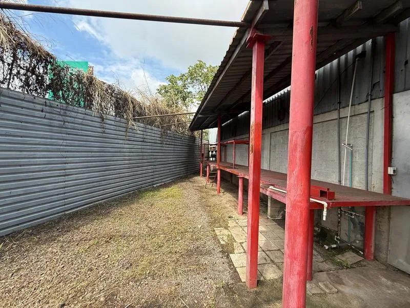 1 Bed Commercial To Rent in Belen, photo 10