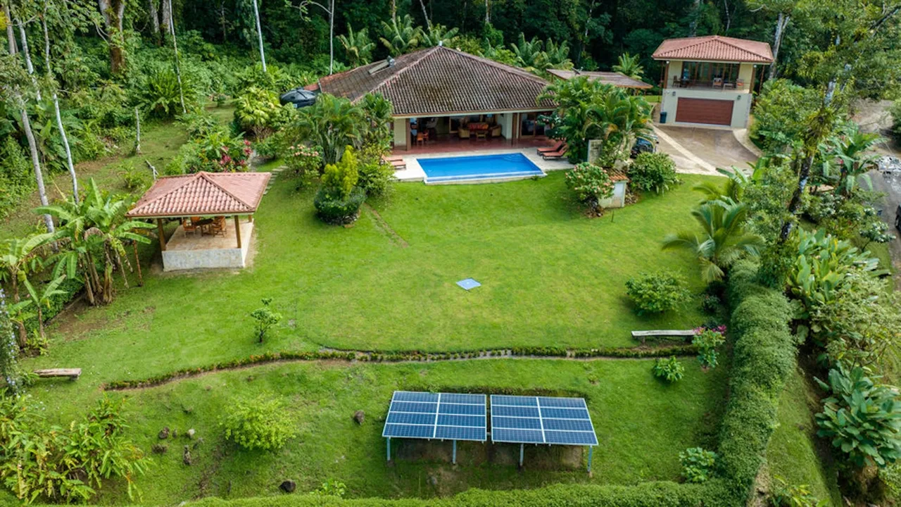 JUNGLE PROPERTY WITH FIVE BEDROOM AND OCEAN VIEWS, IN ESCALERAS – 0.84 ACRES, photo 3