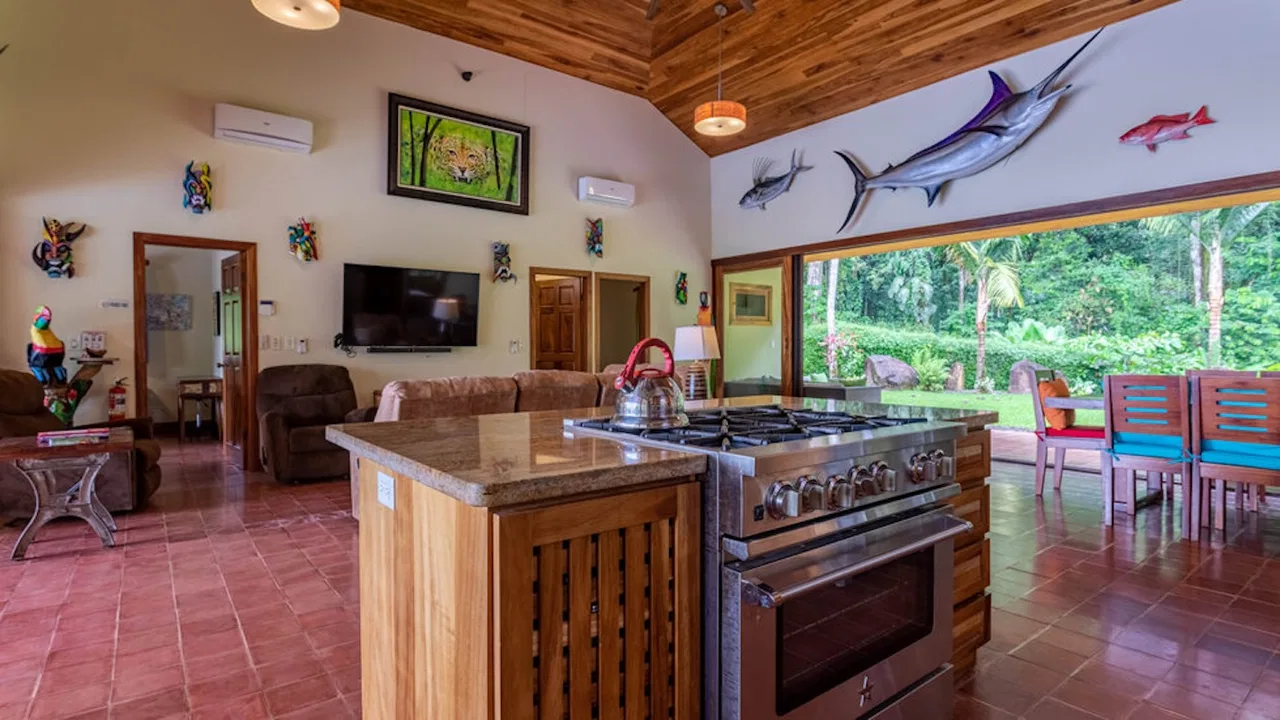 JUNGLE PROPERTY WITH FIVE BEDROOM AND OCEAN VIEWS, IN ESCALERAS – 0.84 ACRES, photo 24