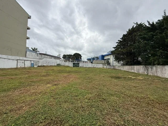 Venta de Lote en San Pedro de Montes de Oca, Los Yoses. RAH 27-506 - Venta en Montes de Oca