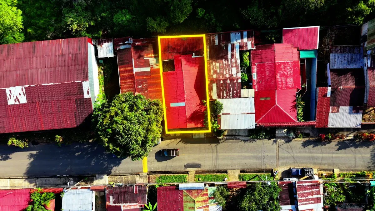 VENTA DE CASA DE 244 M2 EN BARRIO SAN ANDRES, PEREZ ZELEDON: CONSTRUCCION TOTAL Y COCHERA PARA 3 VEHICULOS - Venta en Pérez Zeledón, photo 3