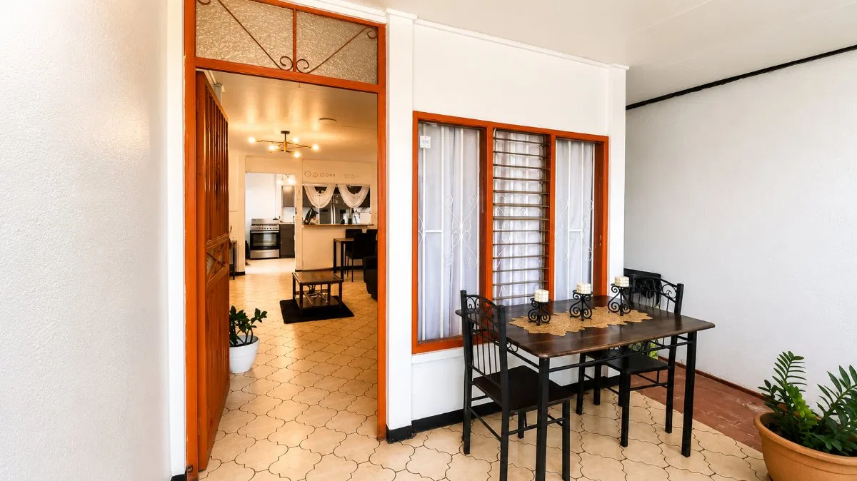 VENTA DE CASA DE 244 M2 EN BARRIO SAN ANDRES, PEREZ ZELEDON: CONSTRUCCION TOTAL Y COCHERA PARA 3 VEHICULOS - Venta en Pérez Zeledón, photo 5