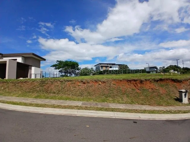 Venta de Lote Premium en San Rafael de Alajuela. RAH 27-663 - Venta en Alajuela