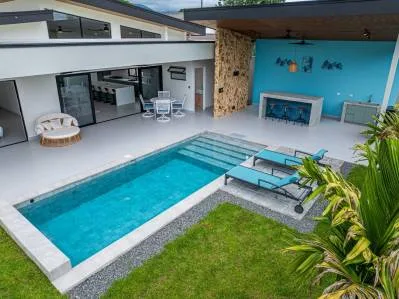 Casa Libelula – Nueva casa tropical moderna en Uvita