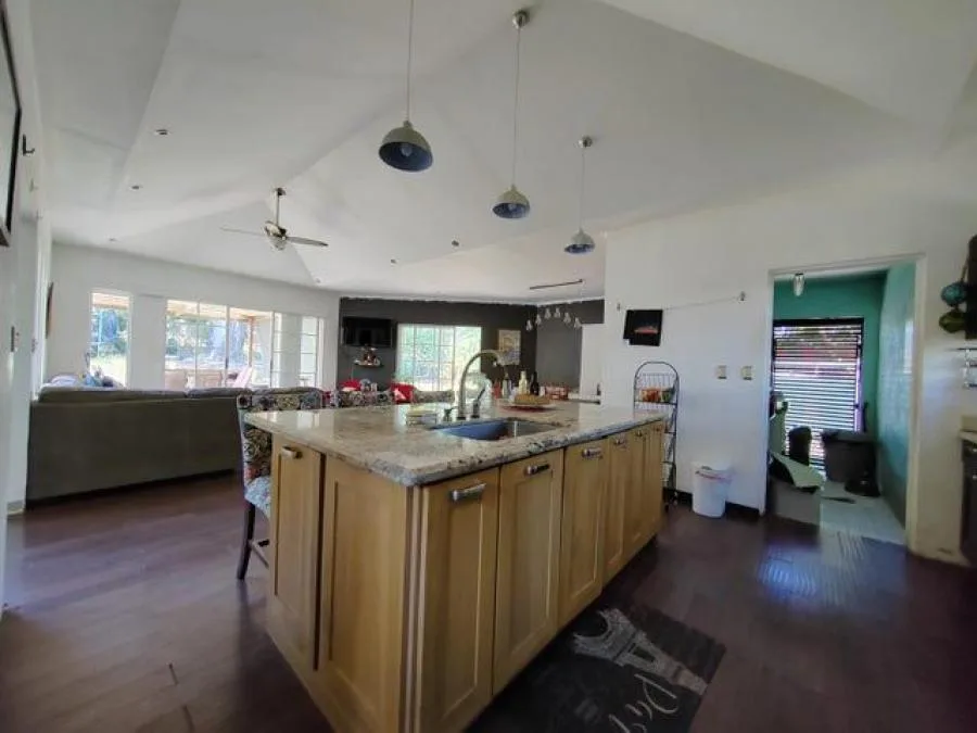 En Venta Hermosa Casa Residencial Cerrado y Seguro en Brasîl de Santa Ana. - Venta en Santa Ana, photo 7