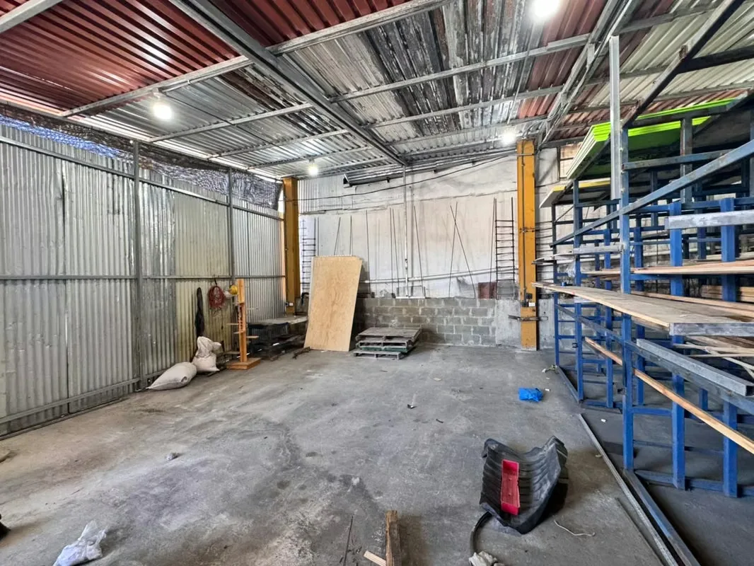 Mercedes Norte de Heredia, in the vicinity of the Automercado, is located this commercial property with a total land of 1163 square meters, consisting of two lots of 512 and 851 square ..., photo 3
