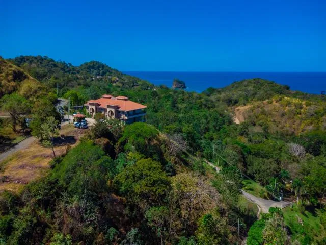 Azul Pacifico Condo – Situated Above the Hills of Bahia Piratas