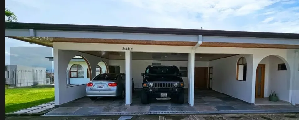 GRAN CASA EN VENTA EN CONDOMINIO ESCAZÚ | 922 M2 | P652