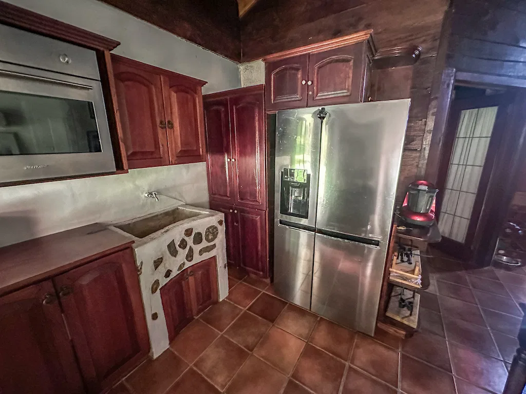 RIVERFRONT PROPERTY WITH 3 BEDROOM HOME AND HUGE GARDEN AREA, photo 13
