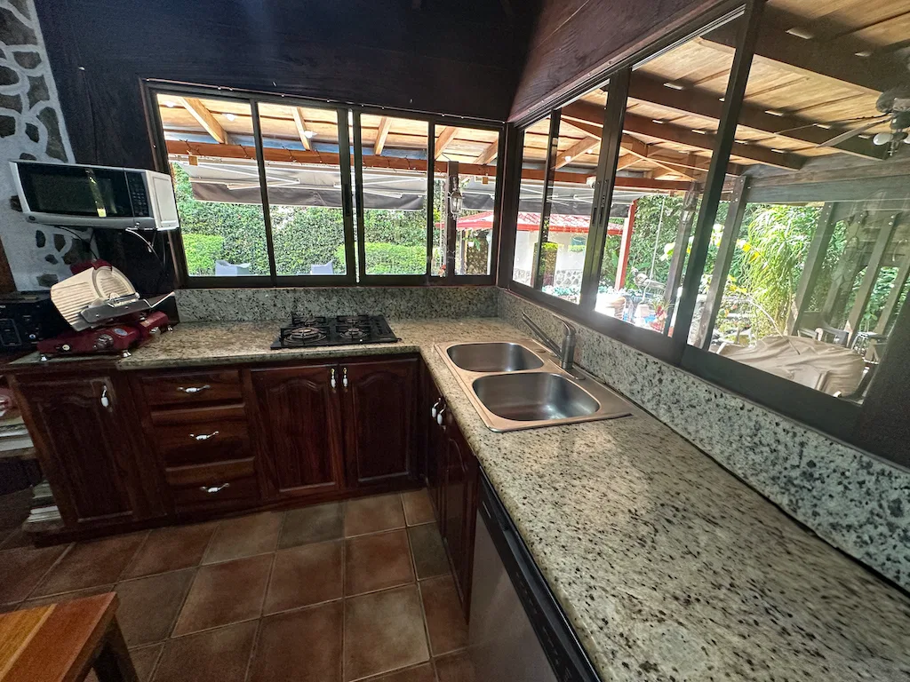 RIVERFRONT PROPERTY WITH 3 BEDROOM HOME AND HUGE GARDEN AREA, photo 15