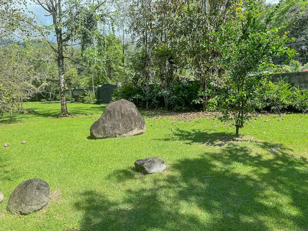 RIVERFRONT PROPERTY WITH 3 BEDROOM HOME AND HUGE GARDEN AREA, photo 7