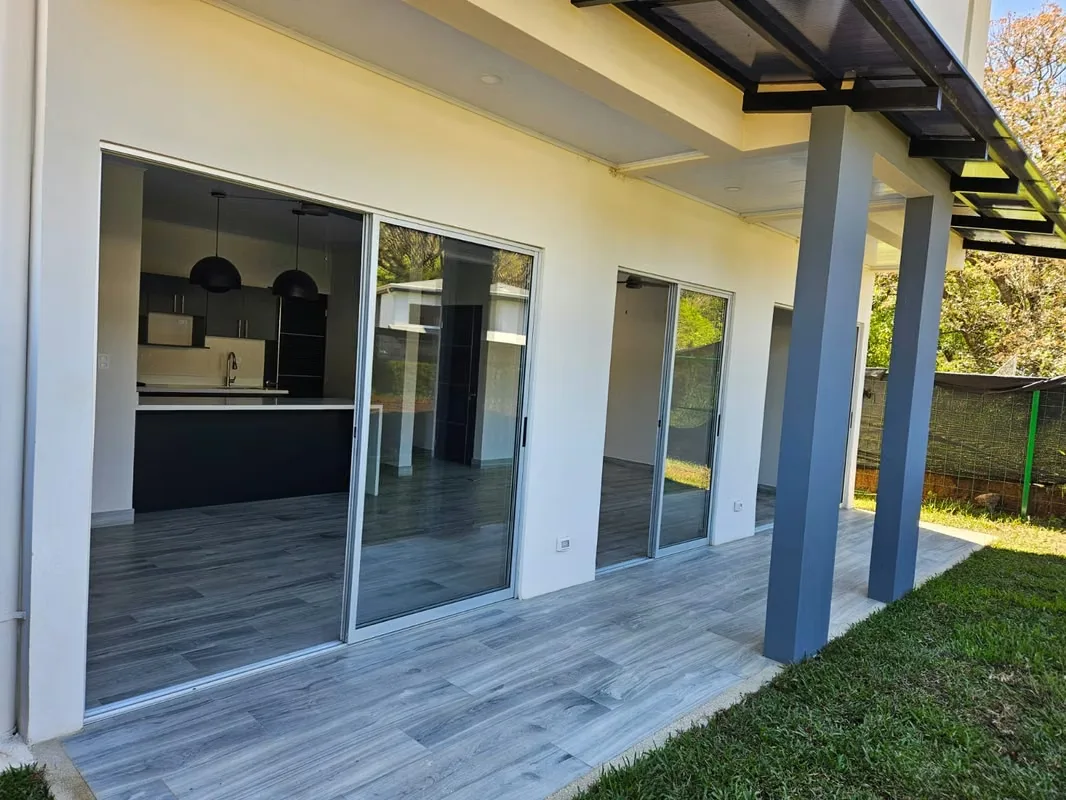CASA EN ALQUILER EN CONDOMINIO LIV52, BELÉN | 3 HABITACIONES, JARDÍN Y 4 PARQUEOS, photo 2