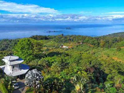 Casa con vista al mar, la selva y la montaña en Ojochal | Entorno selvático protegido, photo 2