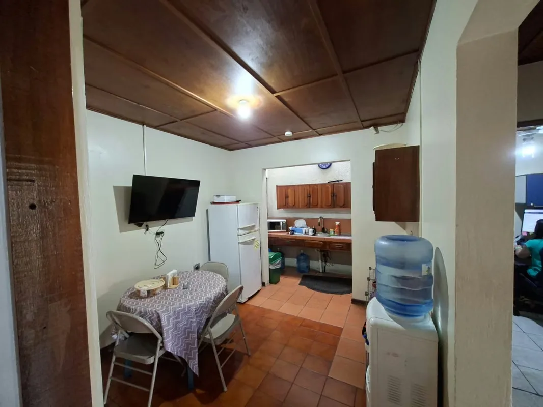 Casa de una sola planta con amplio patio y jardín, estratégicamente ubicada en una zona de alta demanda cerca de La Sabana., photo 11