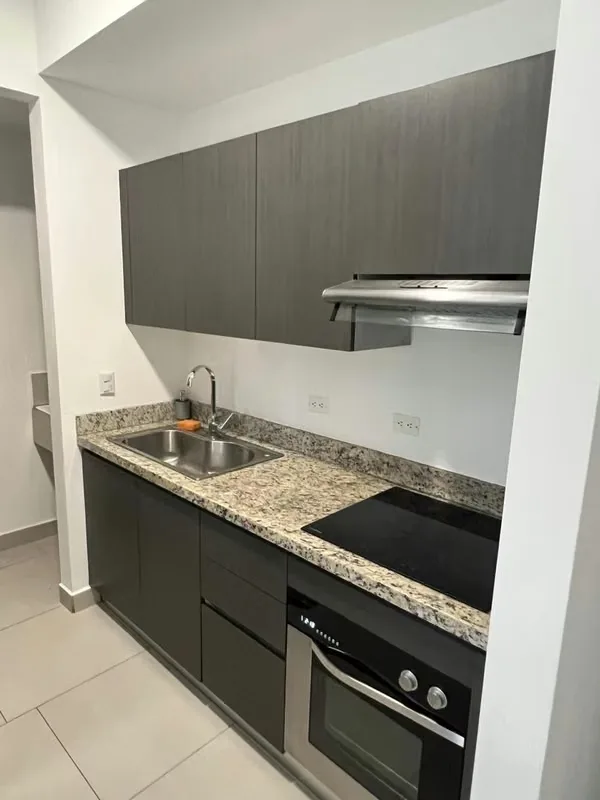 Se alquila / se vende bello apartamento en torre en Condominio Los Volcanes ubicado San Pablo de Heredia.