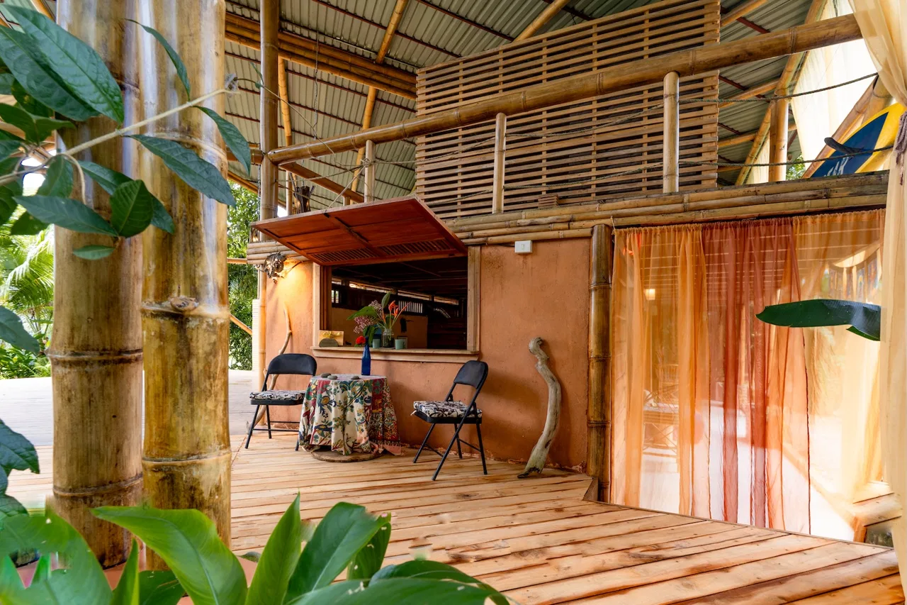 FOUR BEDROOMS PROPERTY WITH A HOUSE MADE OF BAMBOO AND WOOD, IN BAHIA BALLENA – 0.12 ACRES, photo 9