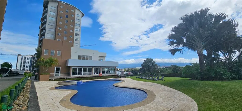 Moderno Apartamento en Condado del Parque en Alquiler