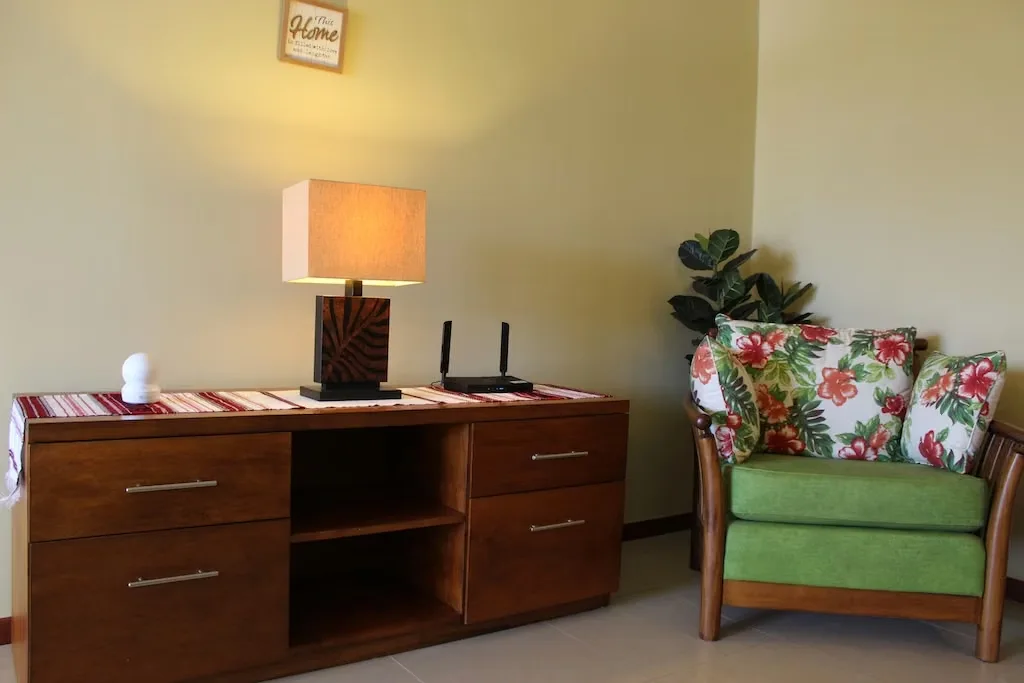 Ideal for investment or weekend getaways; close to restaurants, shops, and businesses. Balcony overlooking the pool and gardens. Features 2 bedrooms, 2 bathrooms, a living-dining area ..., photo 3