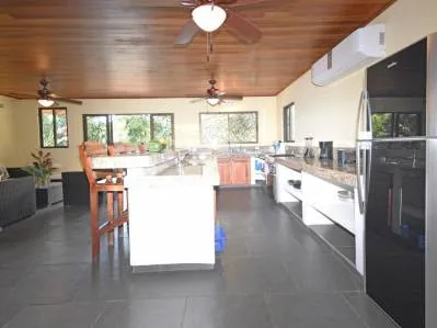 Casa de 6 Dormitorios en calle principal de Dominical, photo 10