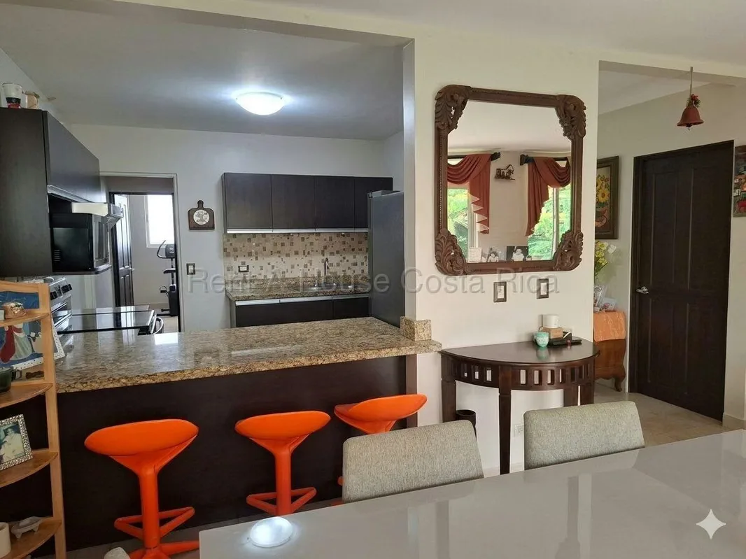 ¡Espacios amplios, privacidad y contacto con la naturaleza en un mismo lugar! Esta casa contemporánea de dos plantas, ubicada en un condominio en Sabanilla de Montes de Oca, cuenta ..., photo 11