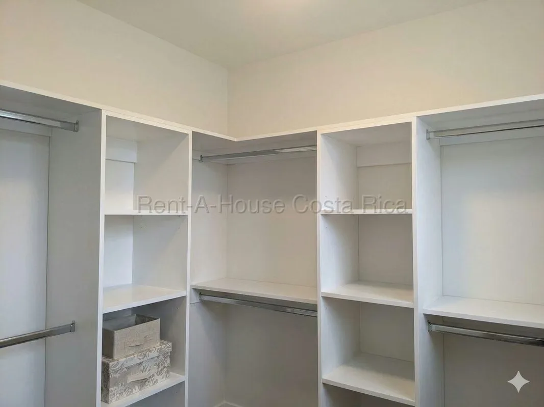 ¡Espacios amplios, privacidad y contacto con la naturaleza en un mismo lugar! Esta casa contemporánea de dos plantas, ubicada en un condominio en Sabanilla de Montes de Oca, cuenta ..., photo 13
