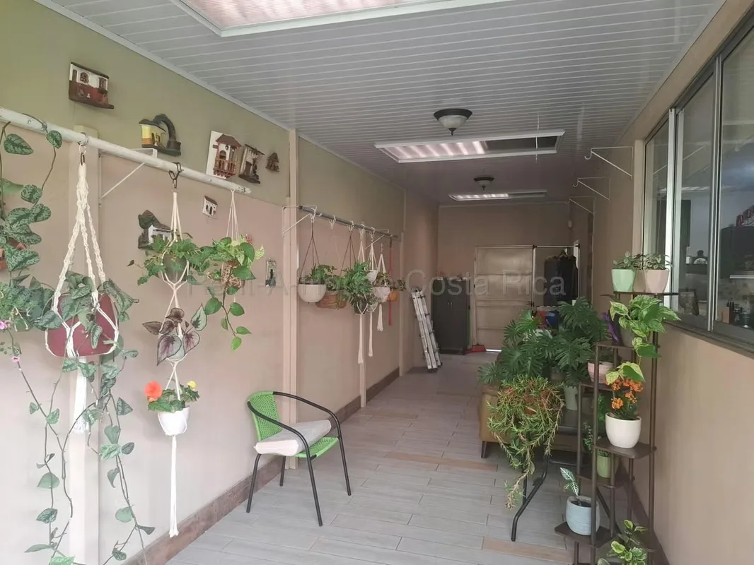 ¡Espacios amplios, privacidad y contacto con la naturaleza en un mismo lugar! Esta casa contemporánea de dos plantas, ubicada en un condominio en Sabanilla de Montes de Oca, cuenta ..., photo 3