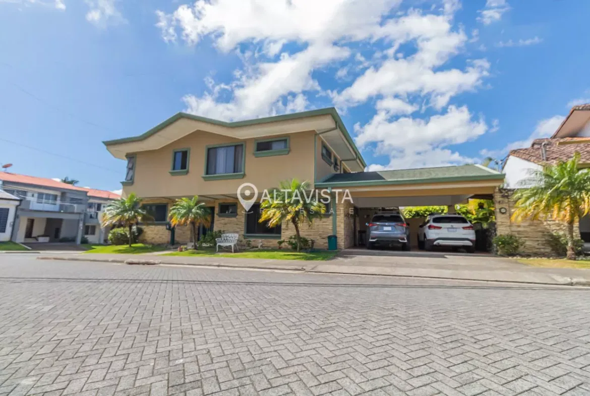 Condominio Lomas de Granadilla, Casa en Venta