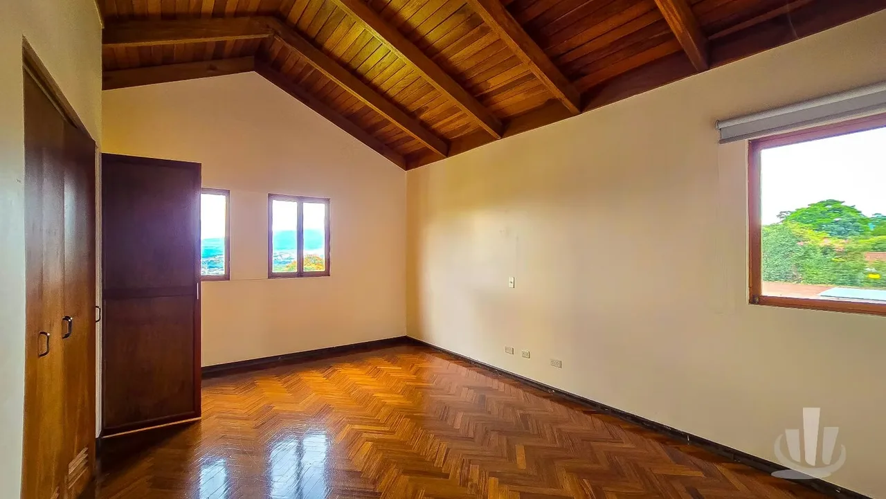Amplia Propiedad en Alquiler en San Antonio de Escazú | Casa de Dos Niveles, Piscina y Uso Mixto, photo 11