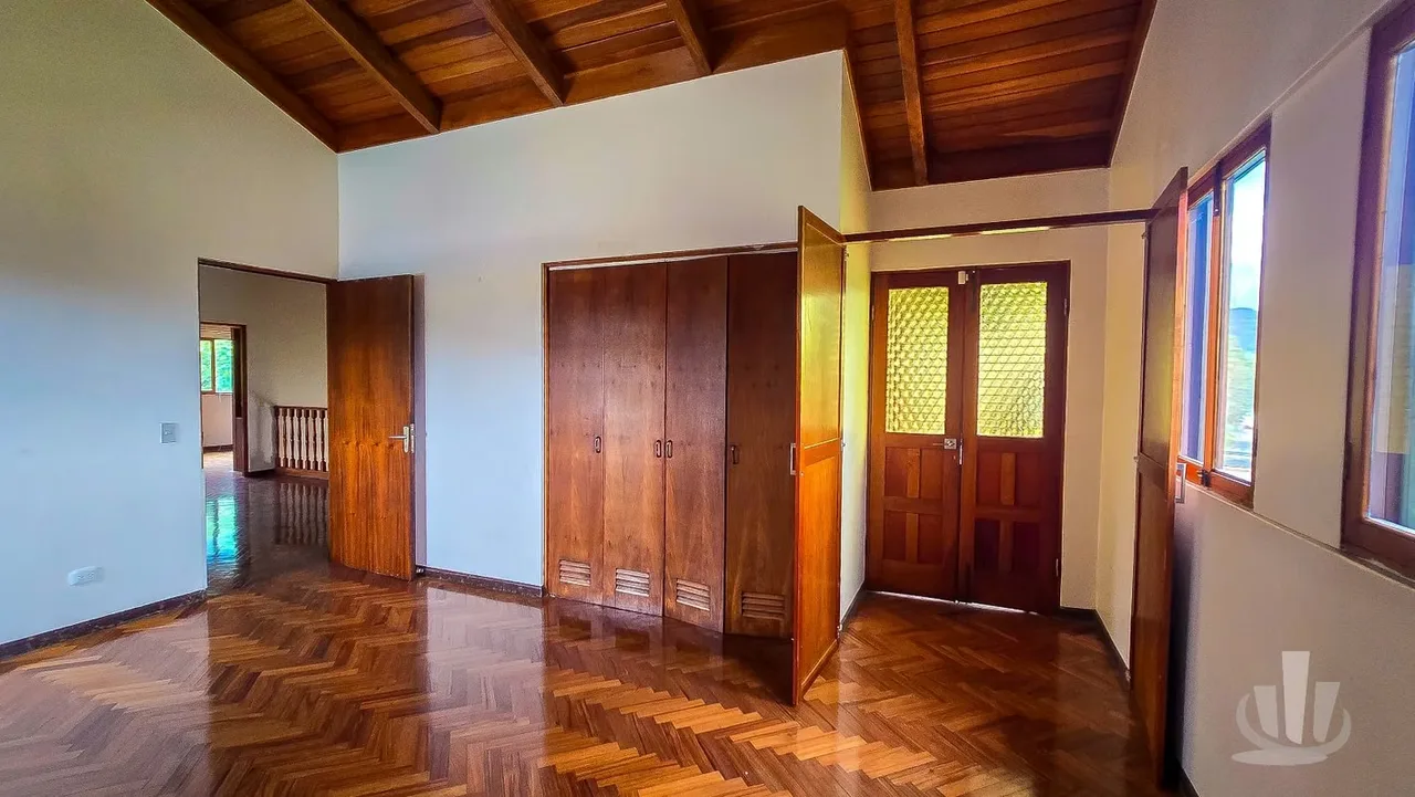 Amplia Propiedad en Alquiler en San Antonio de Escazú | Casa de Dos Niveles, Piscina y Uso Mixto, photo 5