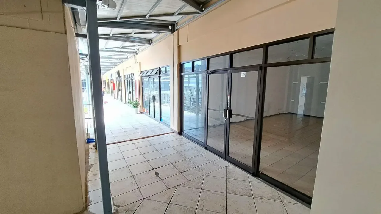 Versatile Office/Retail Space for Sale at Plaza Coral in Jacó, photo 6
