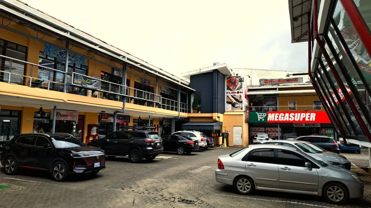 Versatile Office/Retail Space for Sale at Plaza Coral in Jacó, photo 8