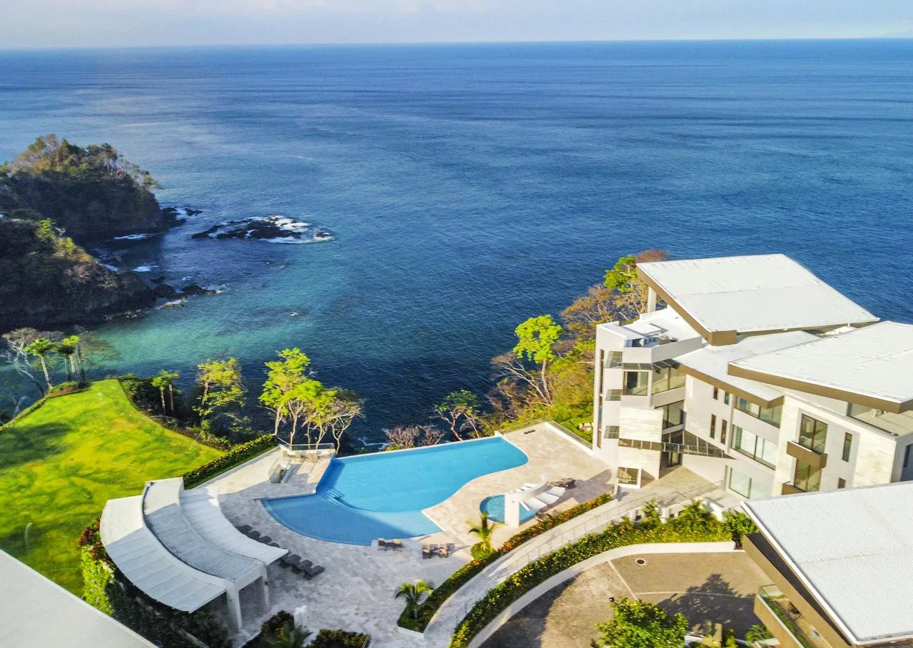 Luxury Double Pool Penthouse Residence - Faro Escondido