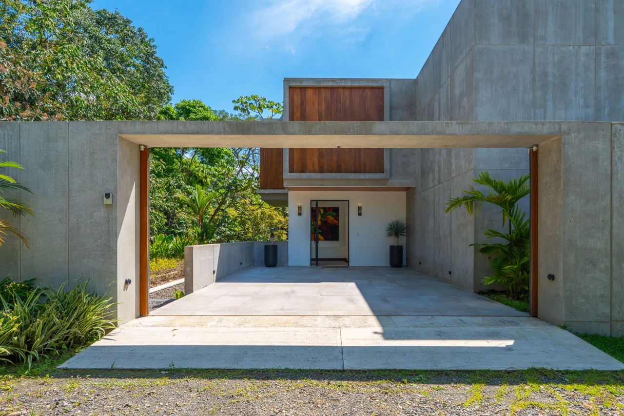 LUXURY PROPERTY WITH FOUR BEDROOM, AND PANORAMIC VIEWS OF THE OCEAN, IN PLAYA HERMOSA – 0.72 ACRES, photo 7