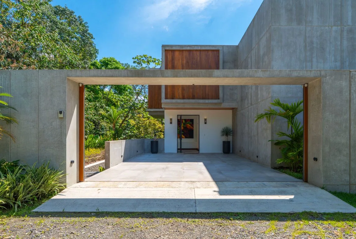 LUXURY PROPERTY WITH FOUR BEDROOM, AND PANORAMIC VIEWS OF THE OCEAN, IN PLAYA HERMOSA – 0.72 ACRES, photo 8