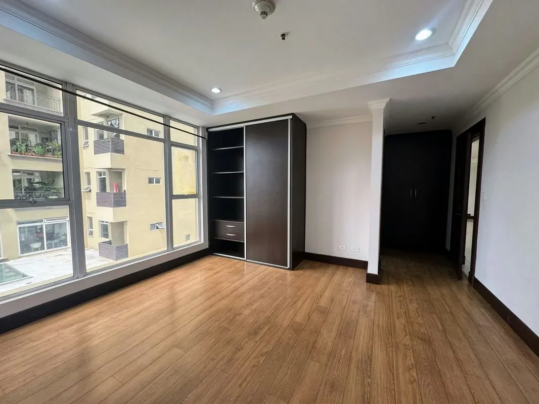 Alquiler de amplio apartamento en La Sabana, photo 6